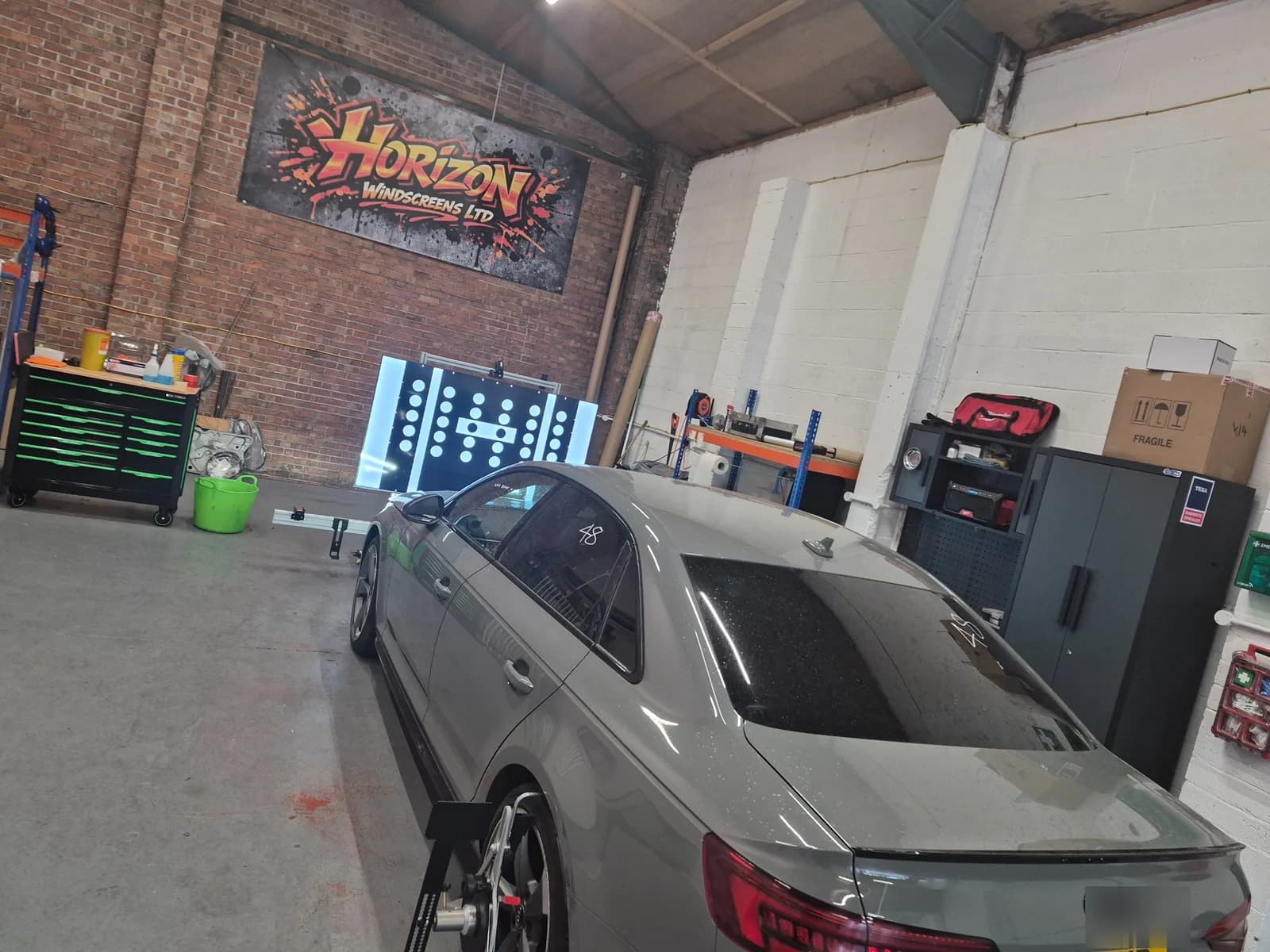 Horizon workshop during an ADAS calibration.